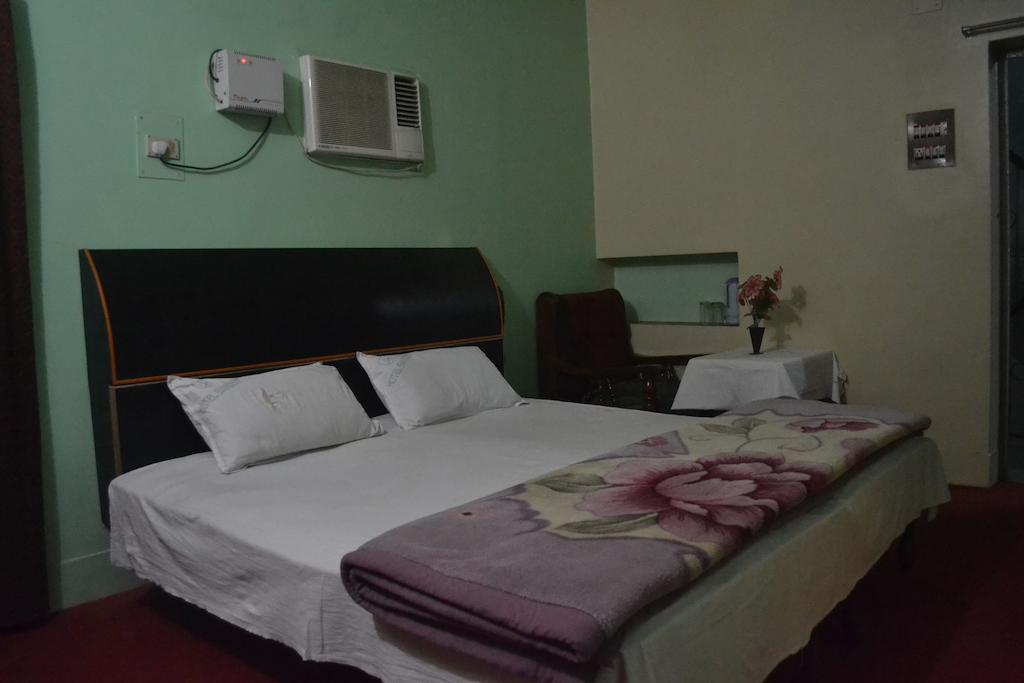 Hotel Sandeep Váránasí Pokoj fotografie